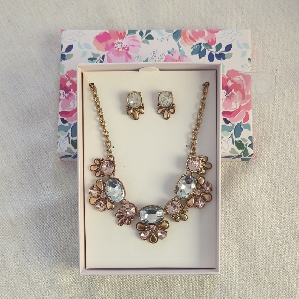 Chic Floral Crystal Necklace and Earring Set